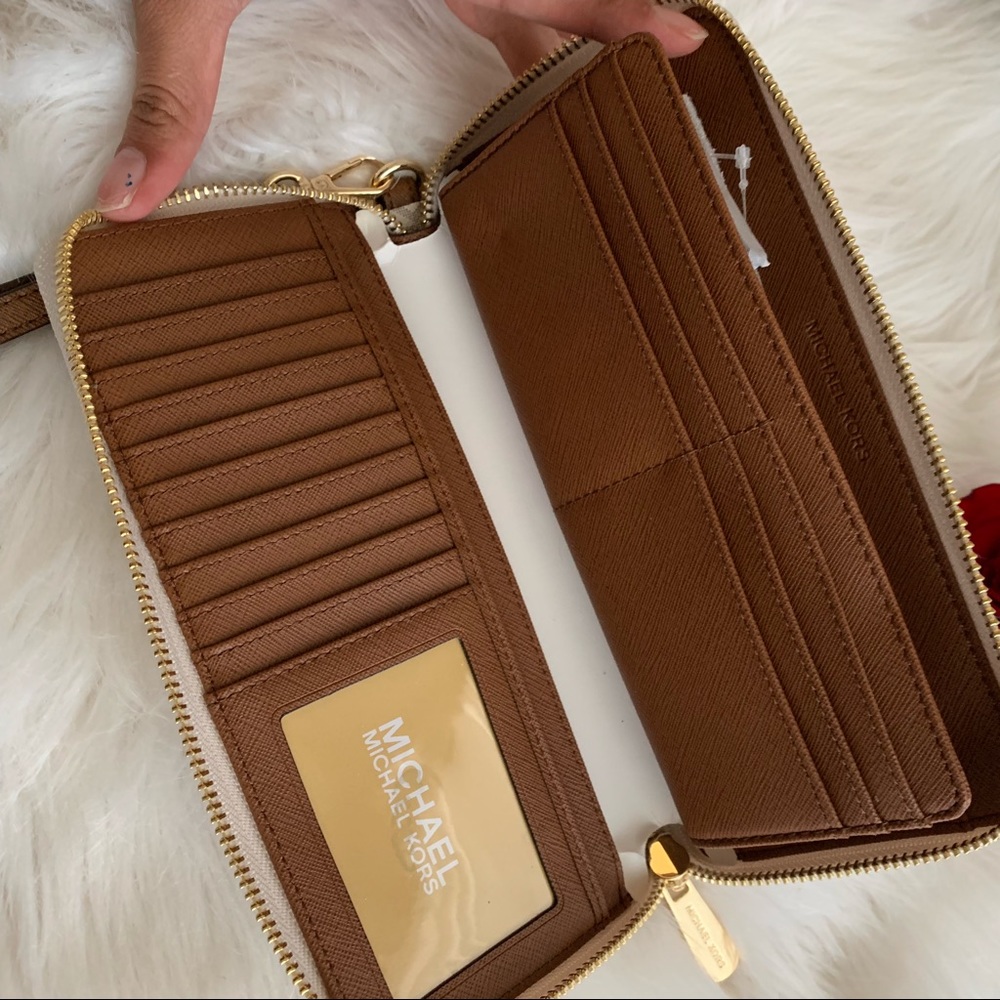 Last one 🎊 Full size MK vanilla wallet - Picture 4 of 4